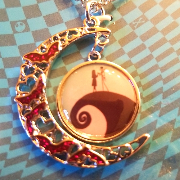 NBC Necklace & Earrings Set - Picture 4 of 10